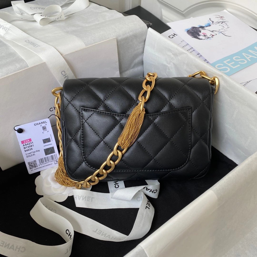 CHANEL Quilted Lambskin Shoulder Bag with Gold Fringe Chain