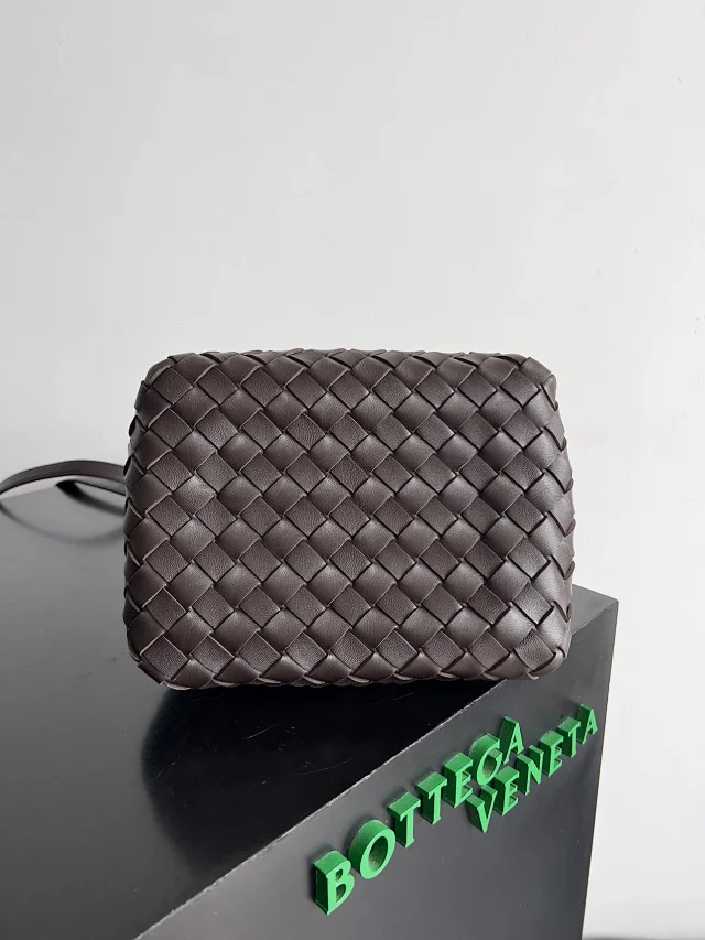 Bottega Veneta Women's Small Parachute in Fondant.