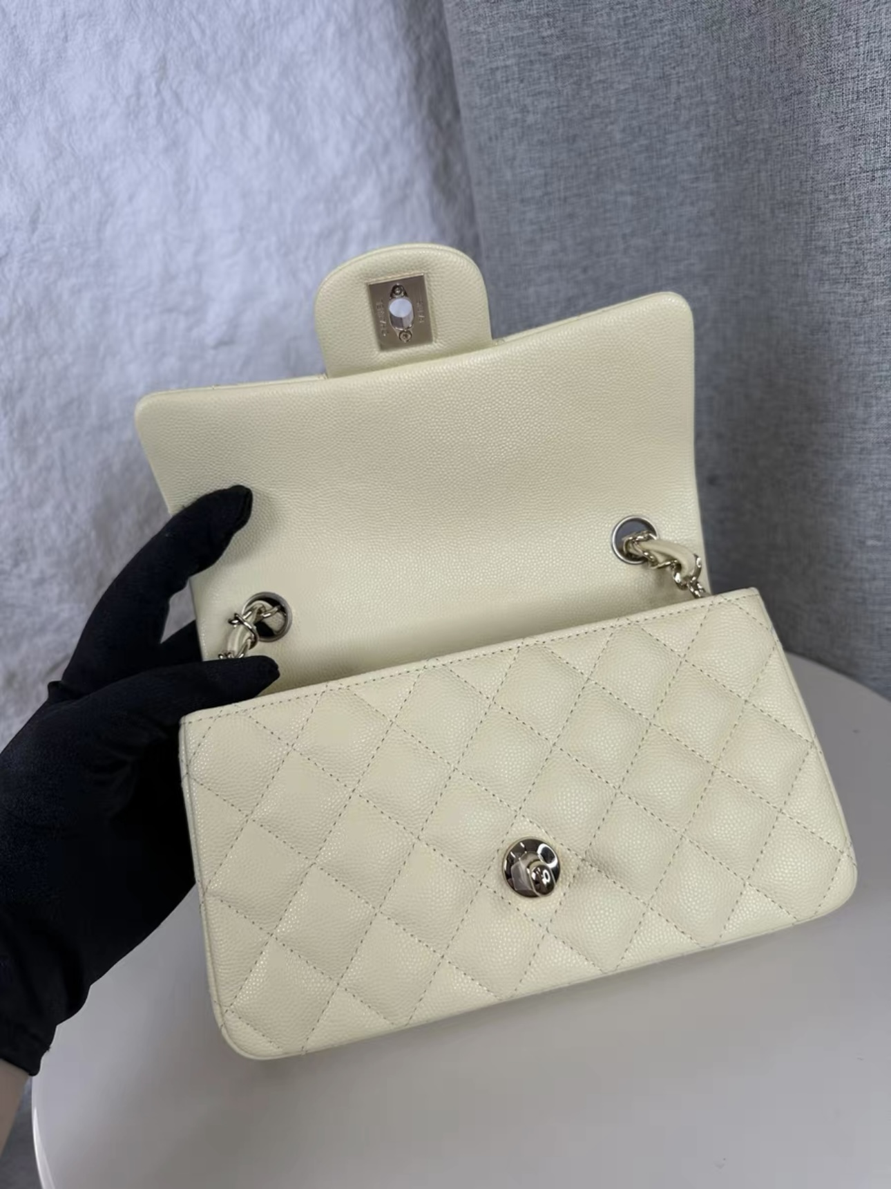 CHANEL Mini Classic Handbag Caviar Leather-20CM