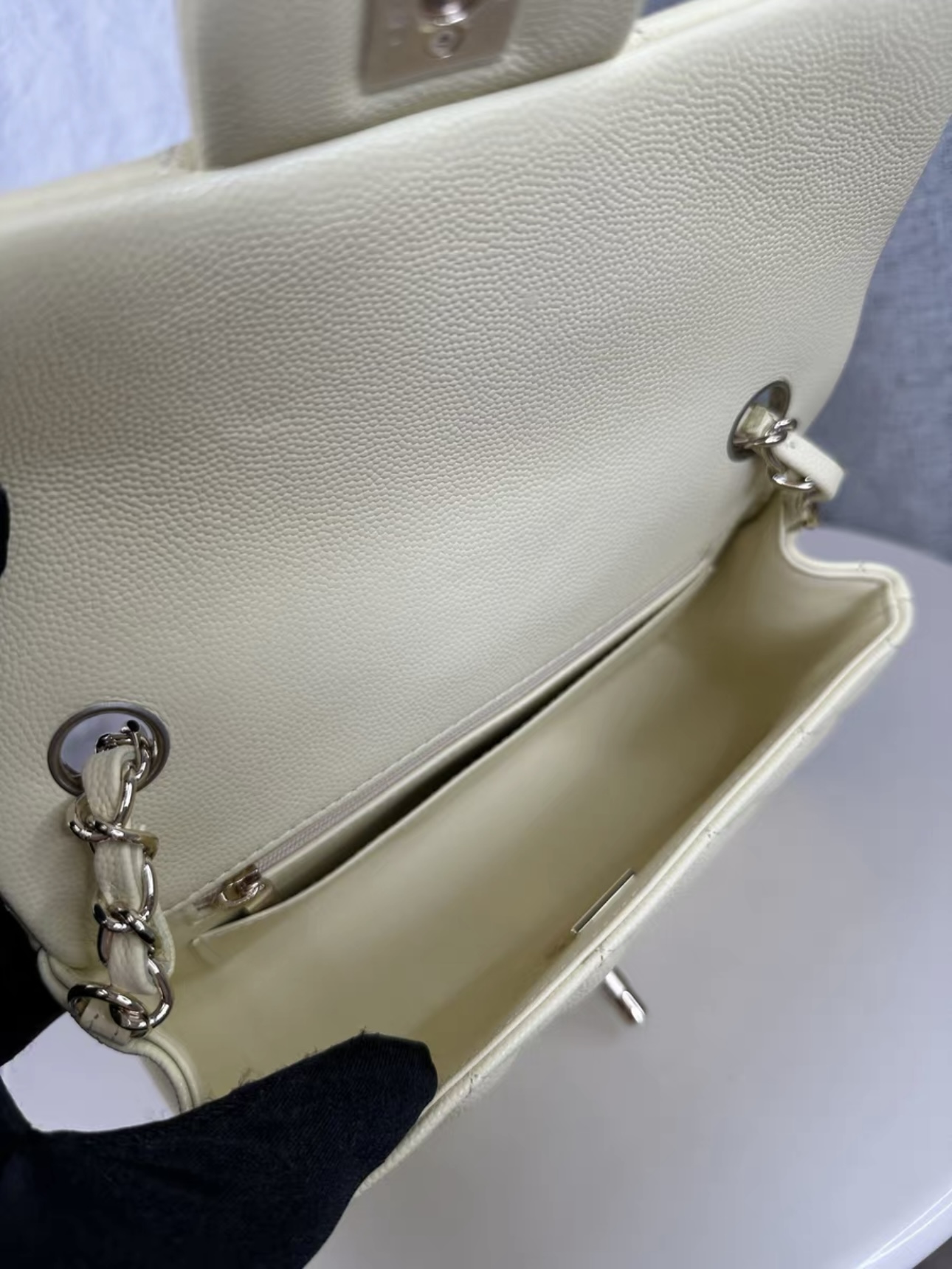 CHANEL Mini Classic Handbag Caviar Leather-20CM