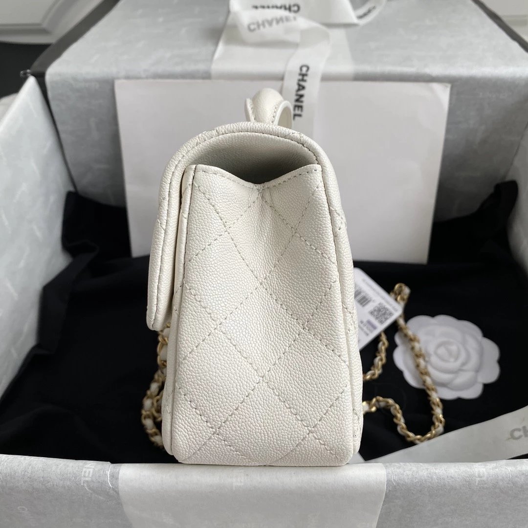 CHANEL Classic Flap Bag in quilted caviar calfskin