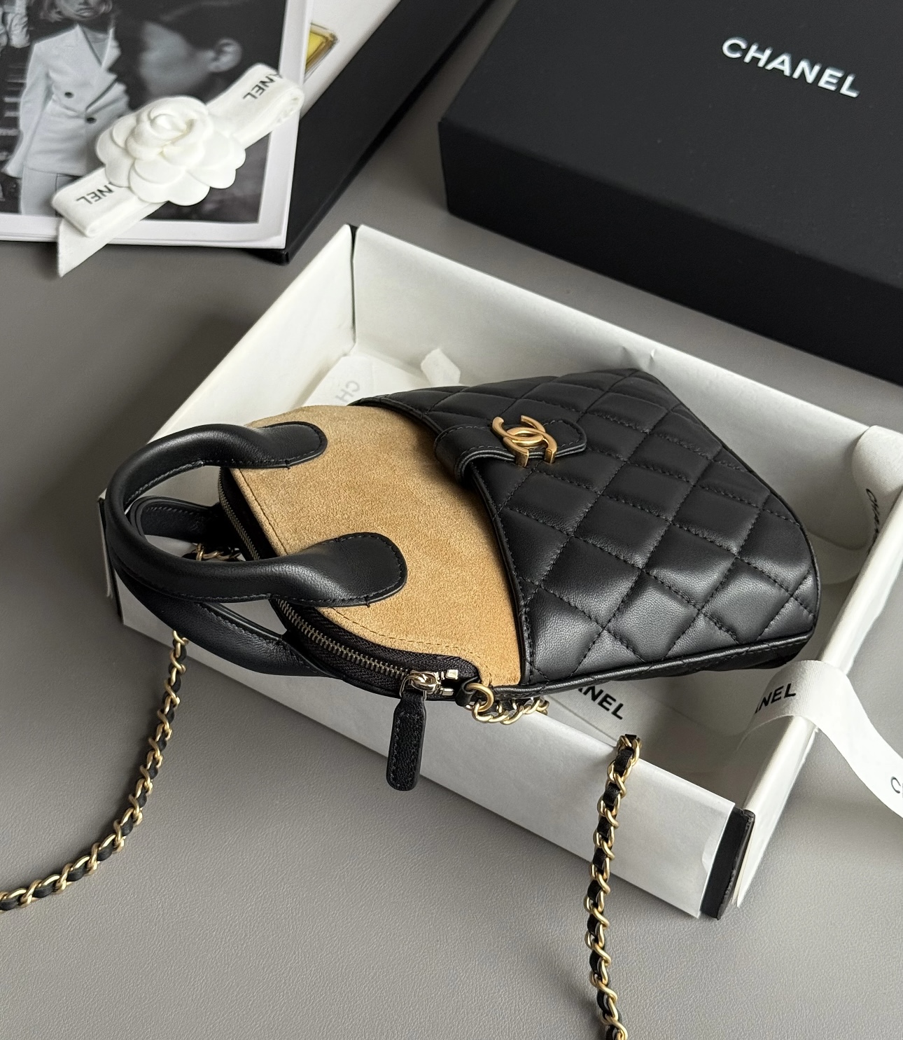 CHANEL Clutch with chain