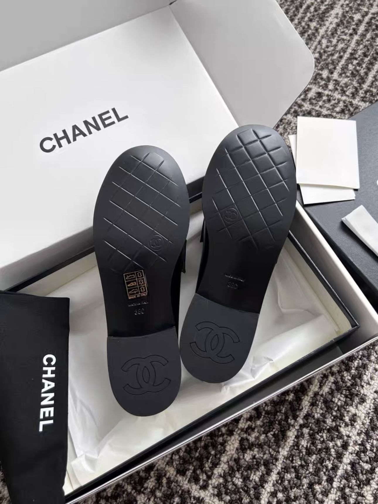 CHANEL 24S Cowhide Leather Versatile Loafers Black