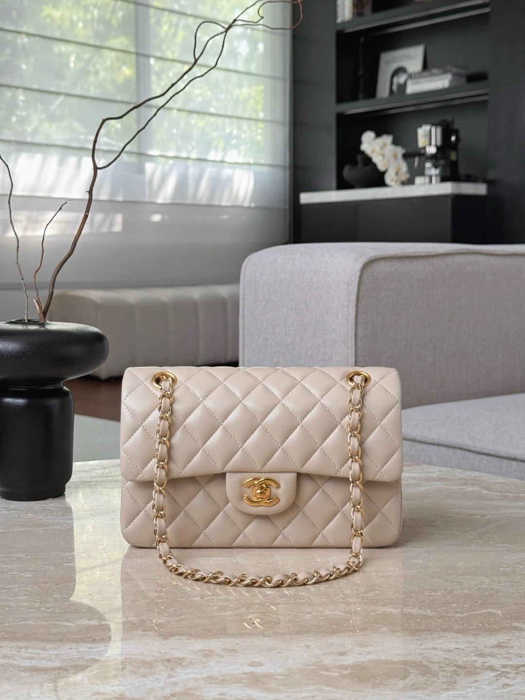 CHANEL Classic Flag Bag Lambskin Leather-23CM