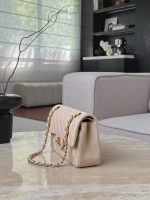 CHANEL Classic Flag Bag Lambskin Leather-23CM