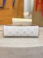LV Pochette Camille