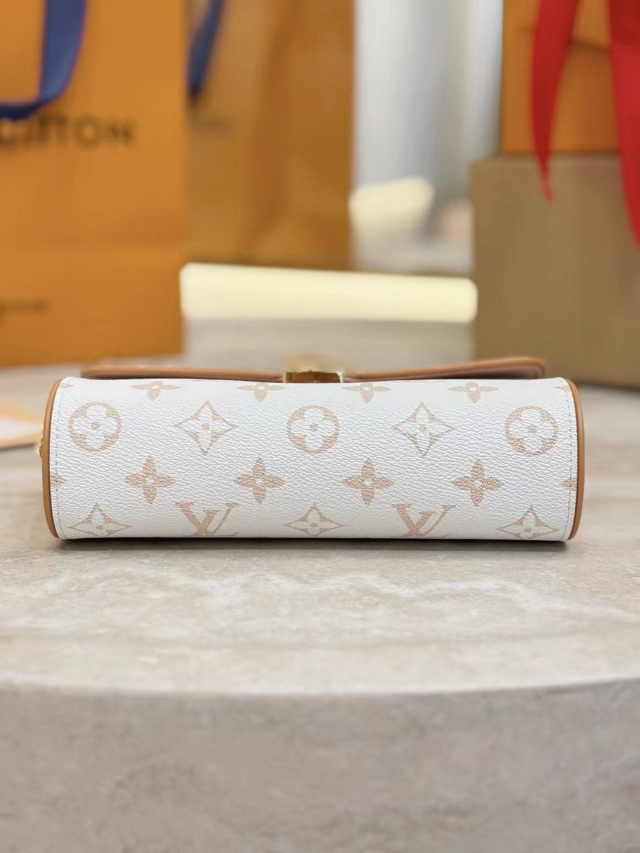 LV Pochette Camille