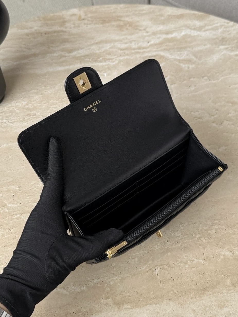 CHANEL Clutch with chain