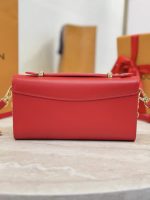 LV Wallet On Chain Capucines