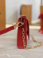 LV Wallet On Chain Capucines