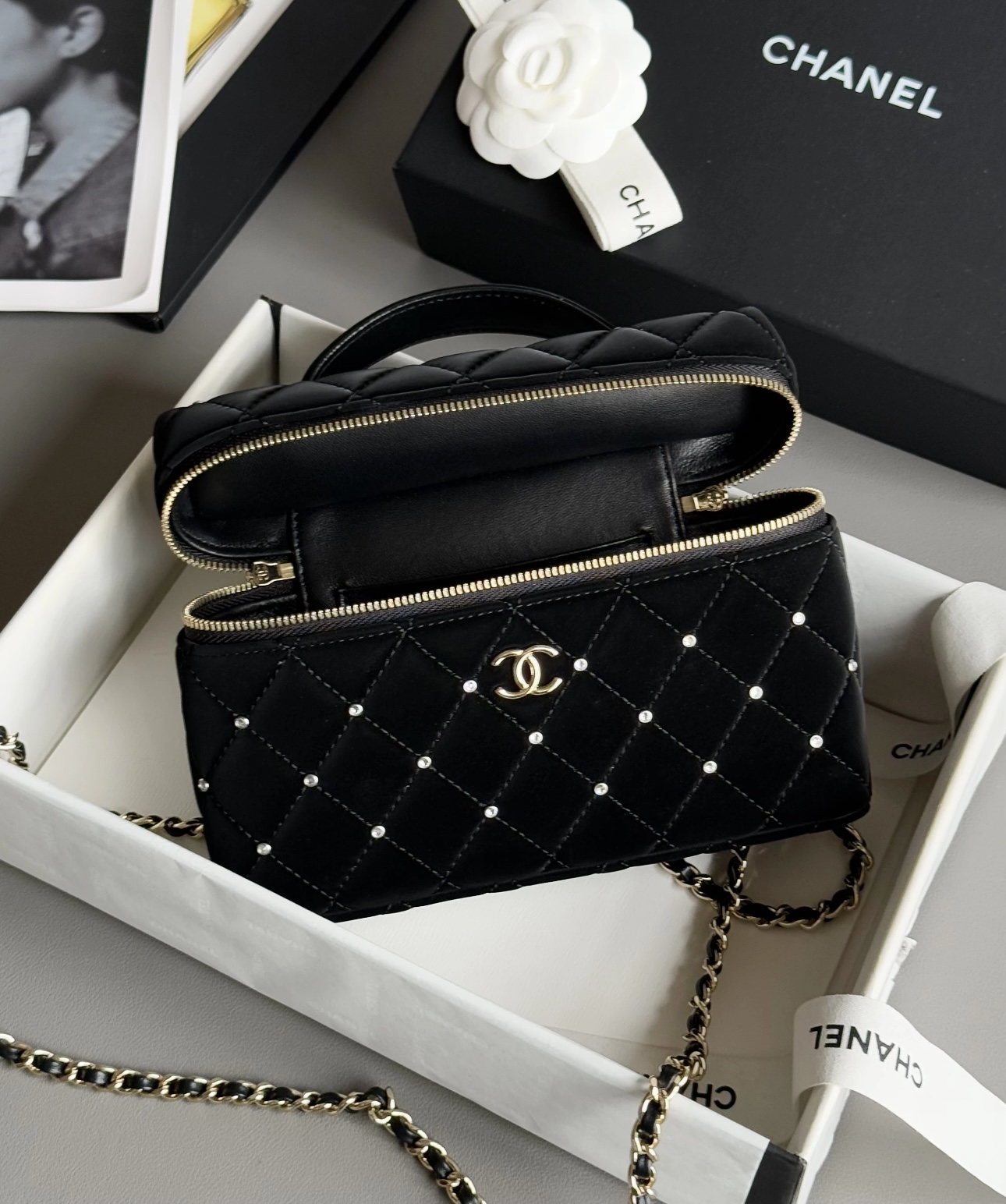 CHANEL Vanity with Chain Velvet Diamanté