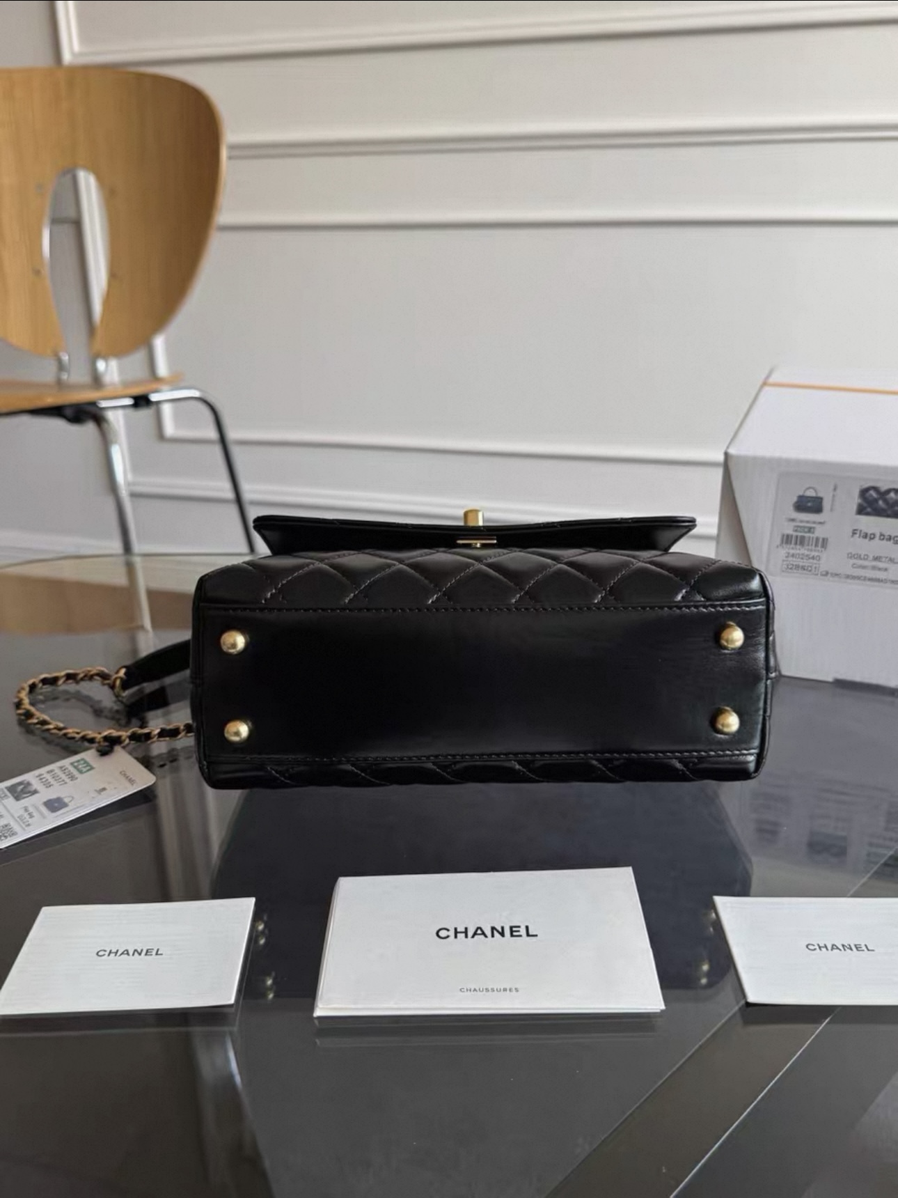 CHANEL Coco Handle Shiny Calfskin Black-23cm