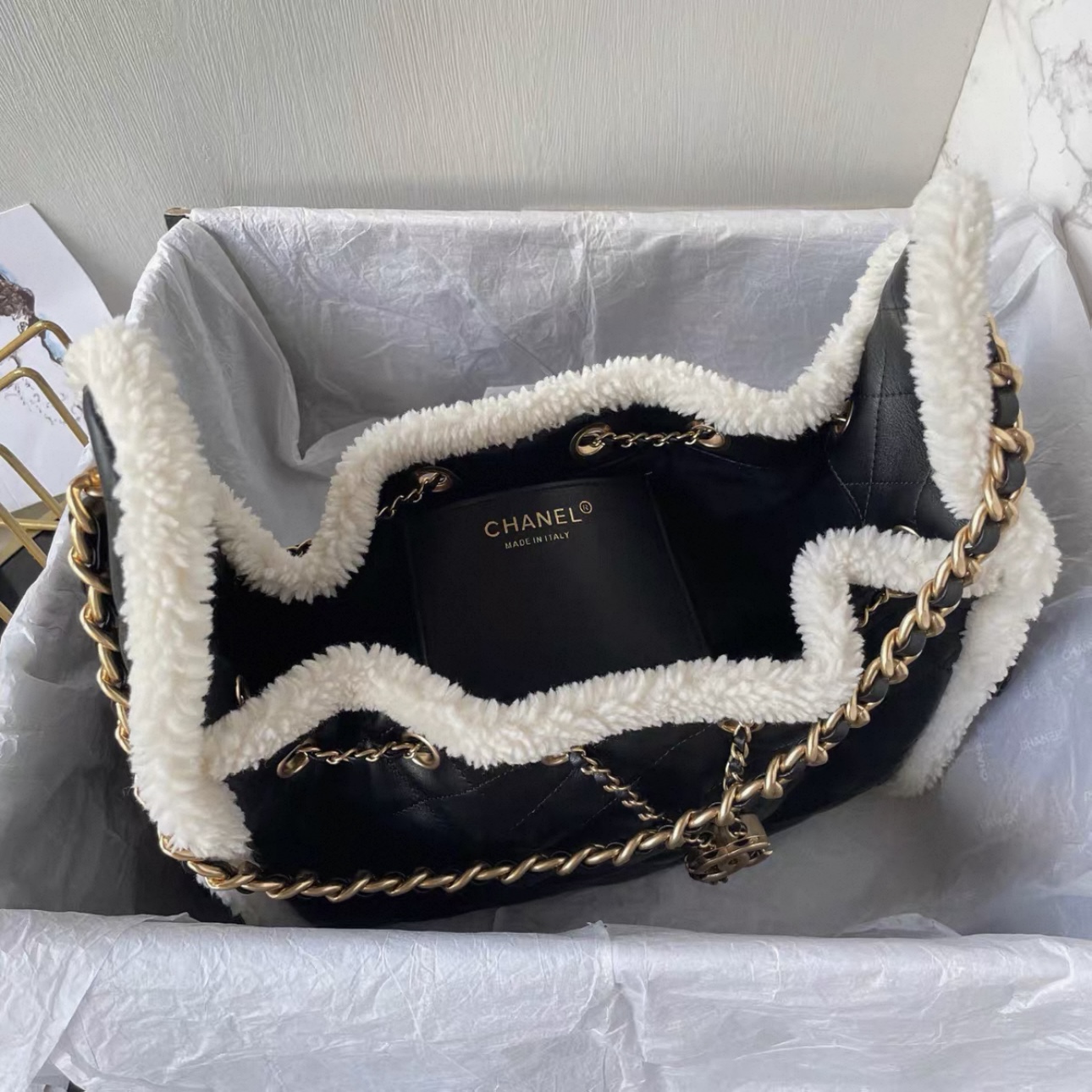 CHANEL 25K 25bag Small Crumpled Shearling Sheepskin
