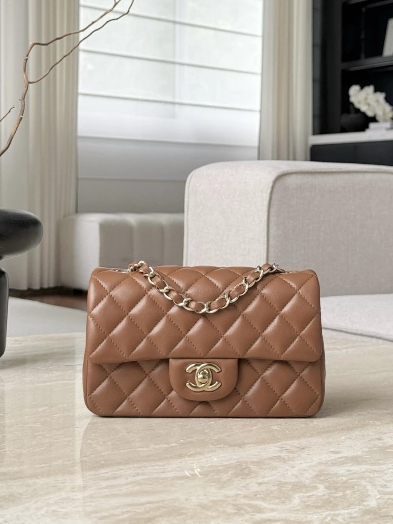 CHANEL Mini Classic Handbag lambskin leather-20CM