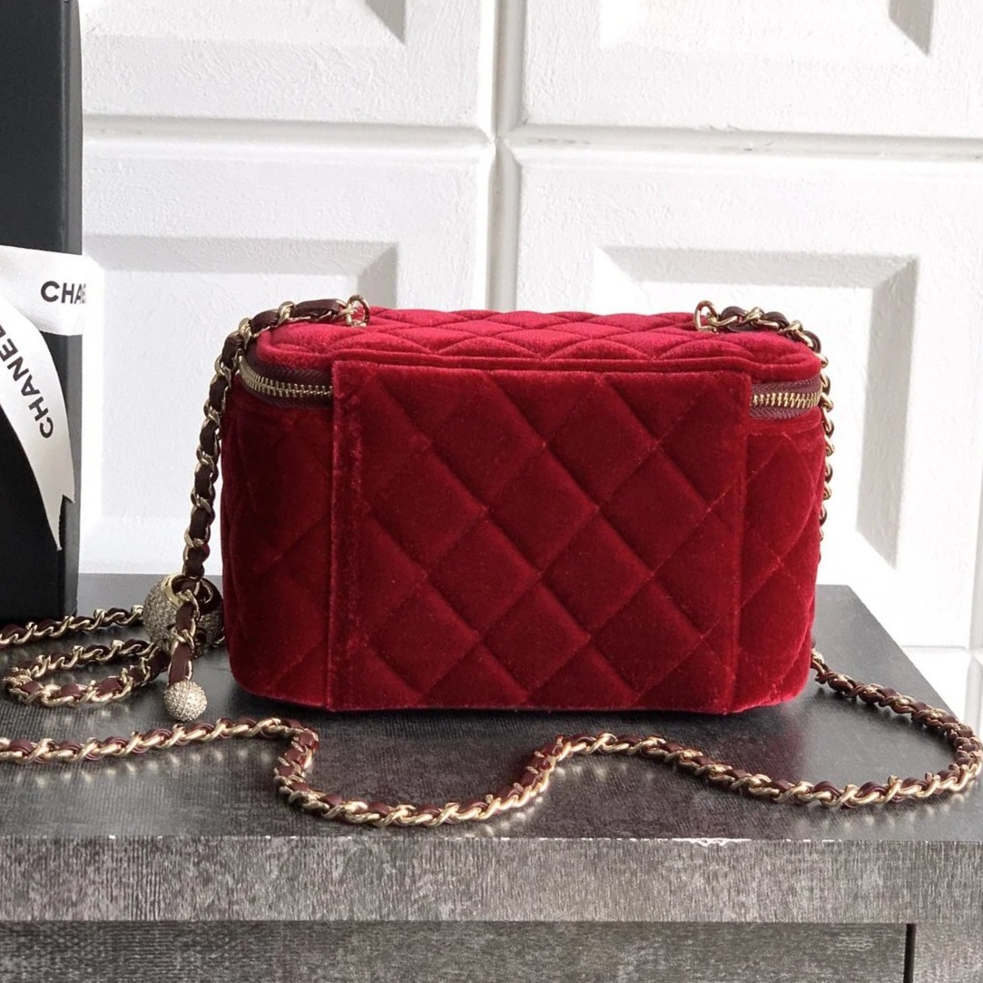 CHANEL Vanity with Chain Rectangular Ball & Diamond Lock