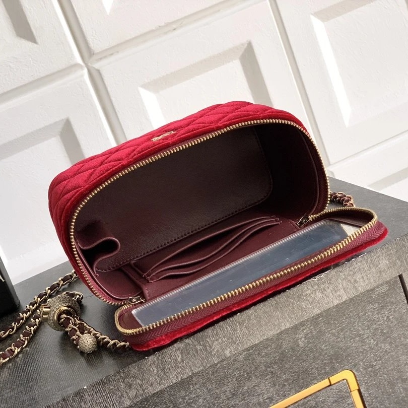 CHANEL Vanity with Chain Rectangular Ball & Diamond Lock